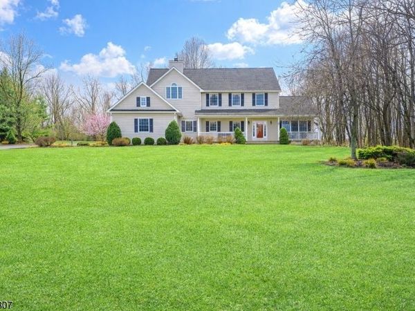 17 Mullen Ln, Lafayette, NJ 07848