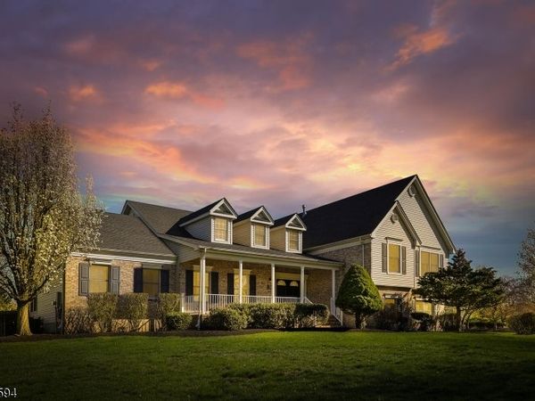 82 Oxford Pl, Hillsborough, NJ 08844