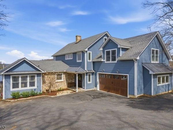 23 Edgemere Ave, Mount Arlington, NJ 07856