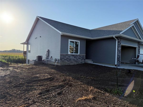 100 Kinsey Street, North Liberty, IA 52317
