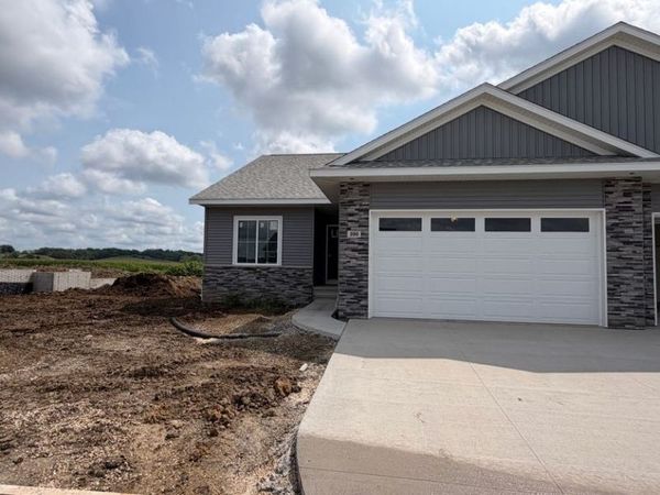 100 Kinsey Street, North Liberty, IA 52317