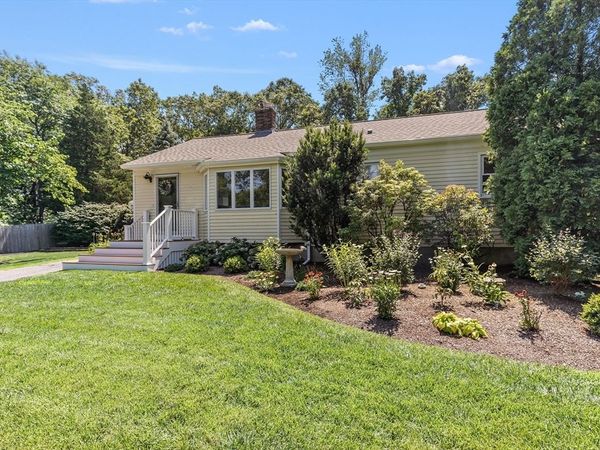 31 Chief Justice Cushing Hwy, Hingham, MA 02043