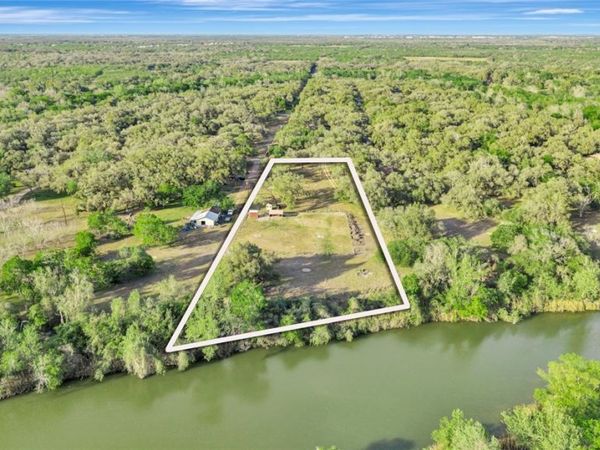 405 Camino Drive , Victoria, TX 77905