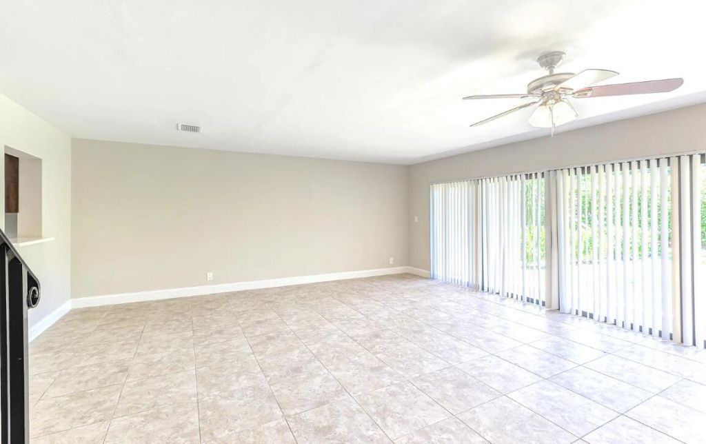 663 Dover Street, Unit 10, Boca Raton, FL 33487 Photo
