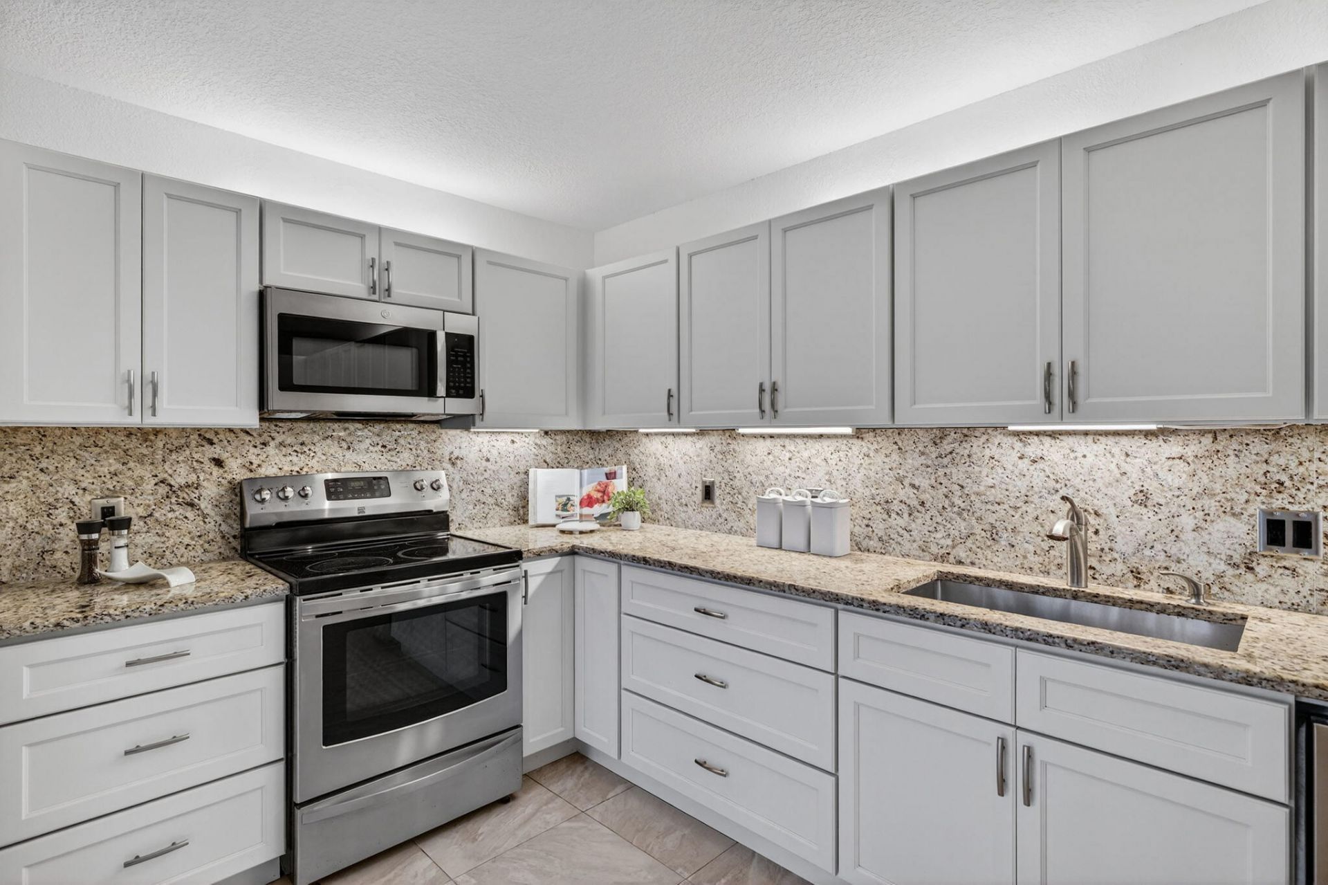 9101 SW 19th Place, Unit A, Davie, FL 33324 Photo