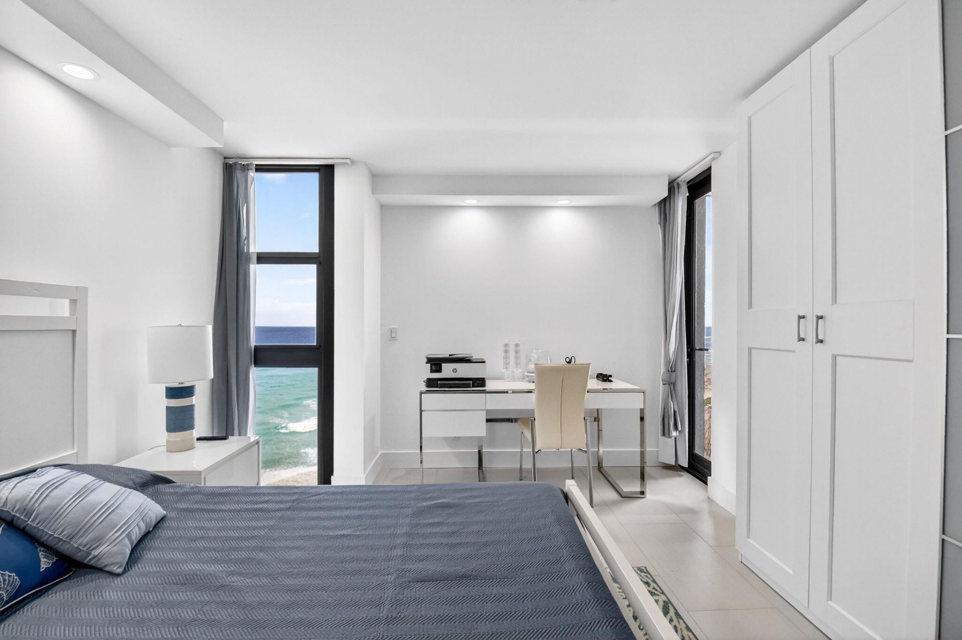 5540 N Ocean Drive, Unit 9b, Singer Island, FL 33404 Photo