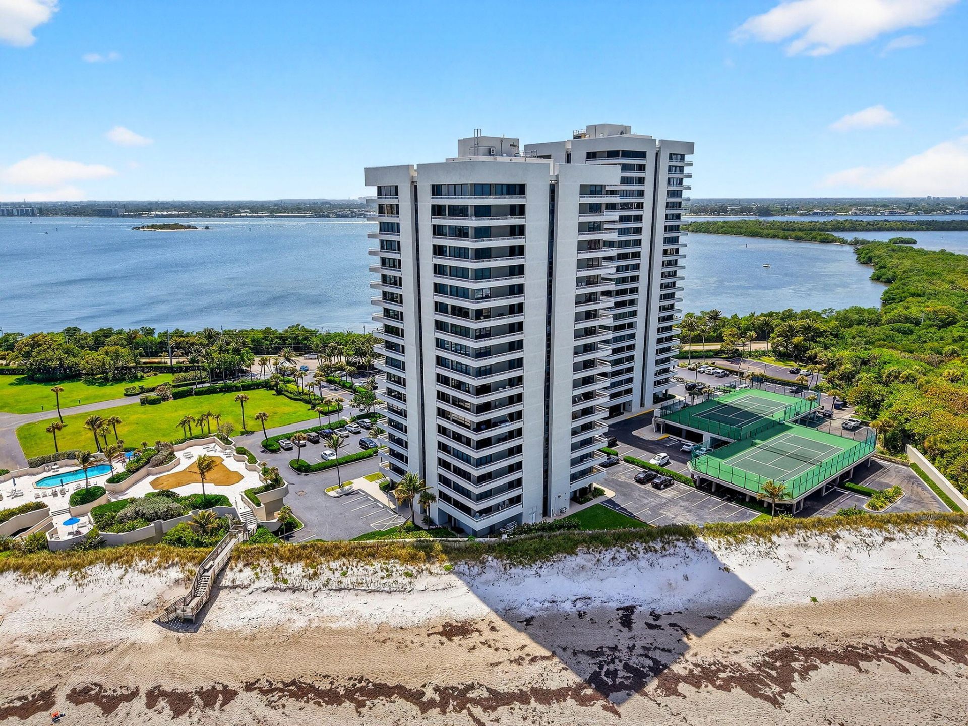 5540 N Ocean Drive, Unit 9b, Singer Island, FL 33404 Photo