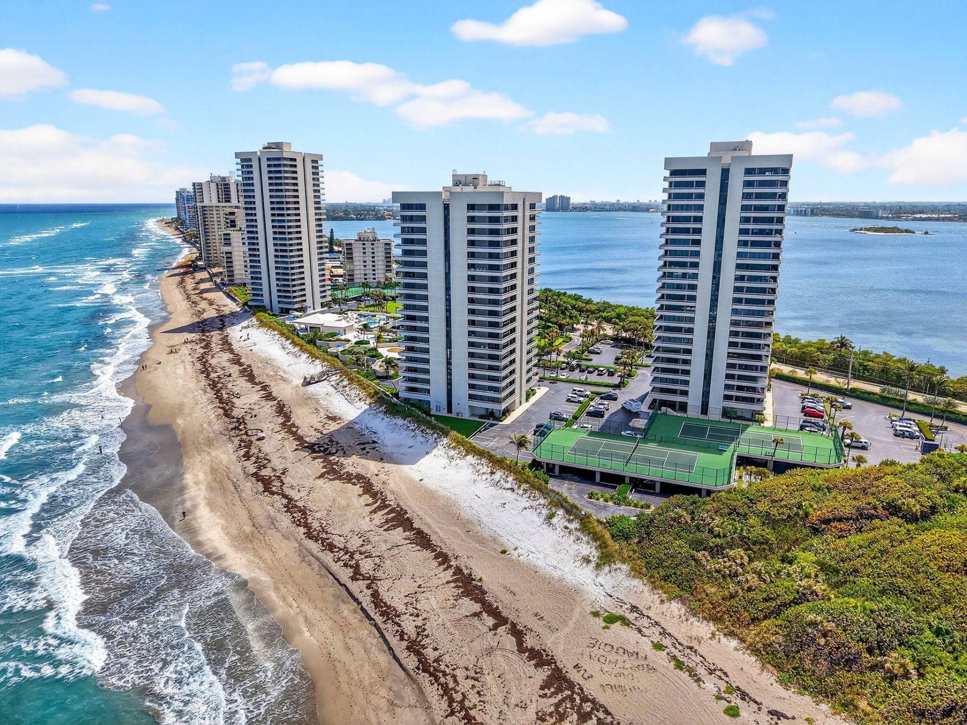 5540 N Ocean Drive, Unit 9b, Singer Island, FL 33404 Photo