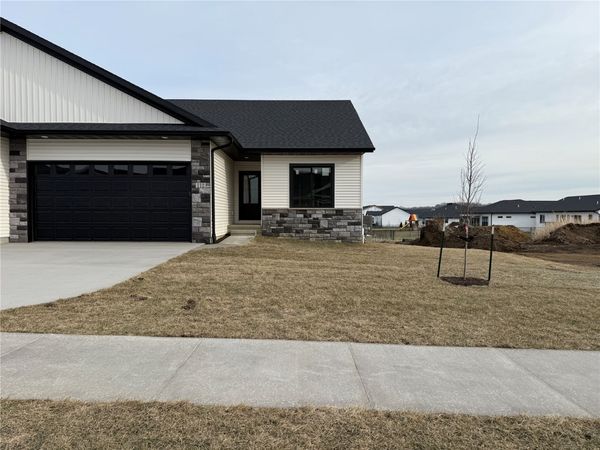 102 Kinsey Street , North Liberty, IA 52317