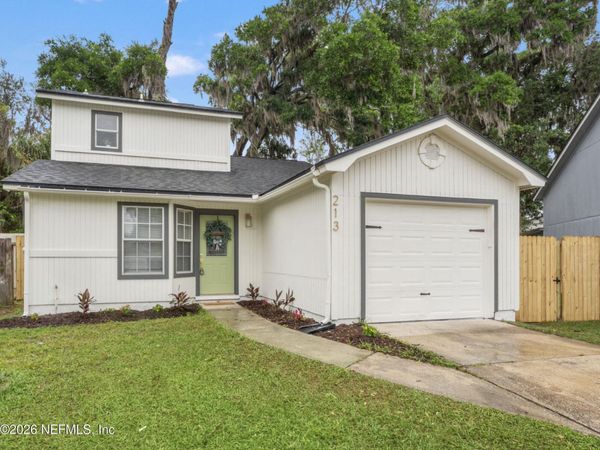 213 AQUARIUS Circle N, Jacksonville, FL 32216