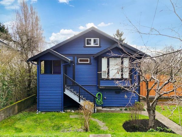 1603 Myrtle Ave, Victoria, BC V8R 2Z9