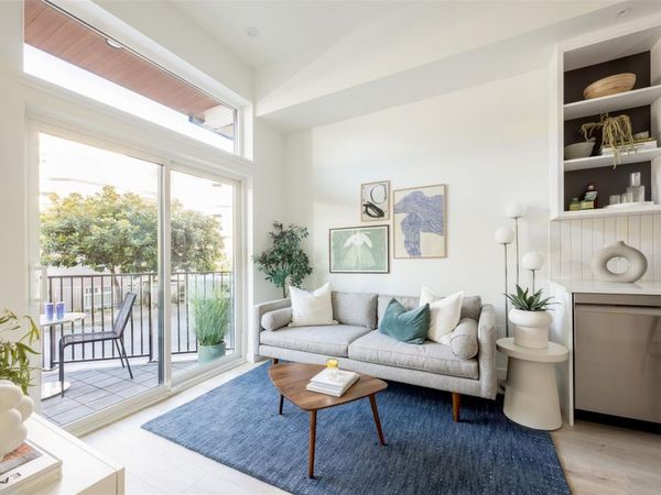 1075 Tillicum Rd, Unit 104, Esquimalt, BC V9A 2A4