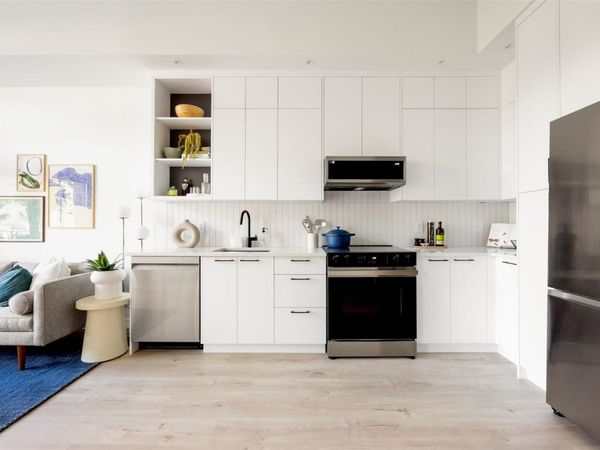 1075 Tillicum Rd , Unit 201, Esquimalt, BC V9A 2A4