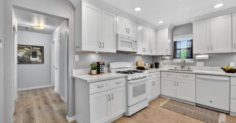 2321 Howe Ave, Sacramento, CA 95825 Photo