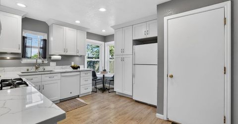 2321 Howe Ave, Sacramento, CA 95825 Photo