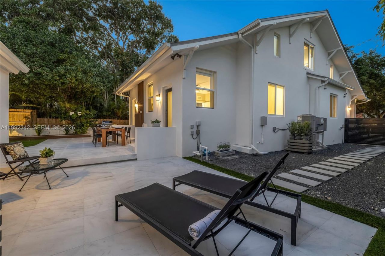 320 NE 88th St , El Portal, FL 33138 Photo