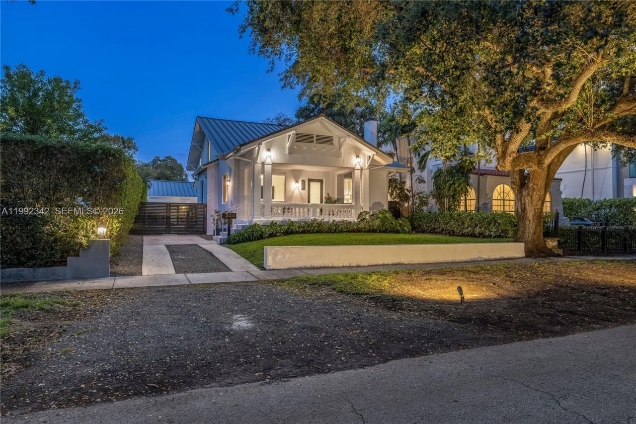 320 NE 88th St , El Portal, FL 33138 Photo