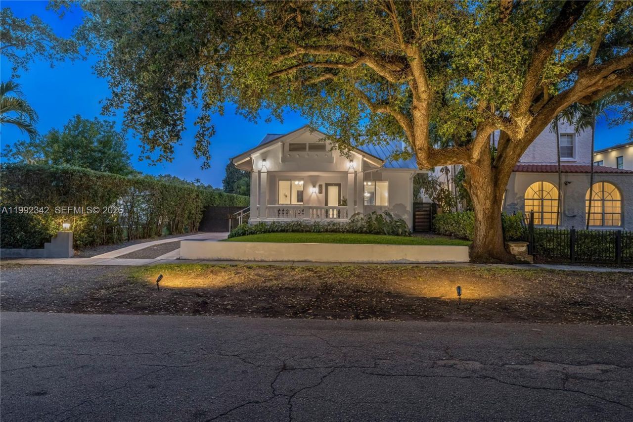 320 NE 88th St , El Portal, FL 33138 Photo