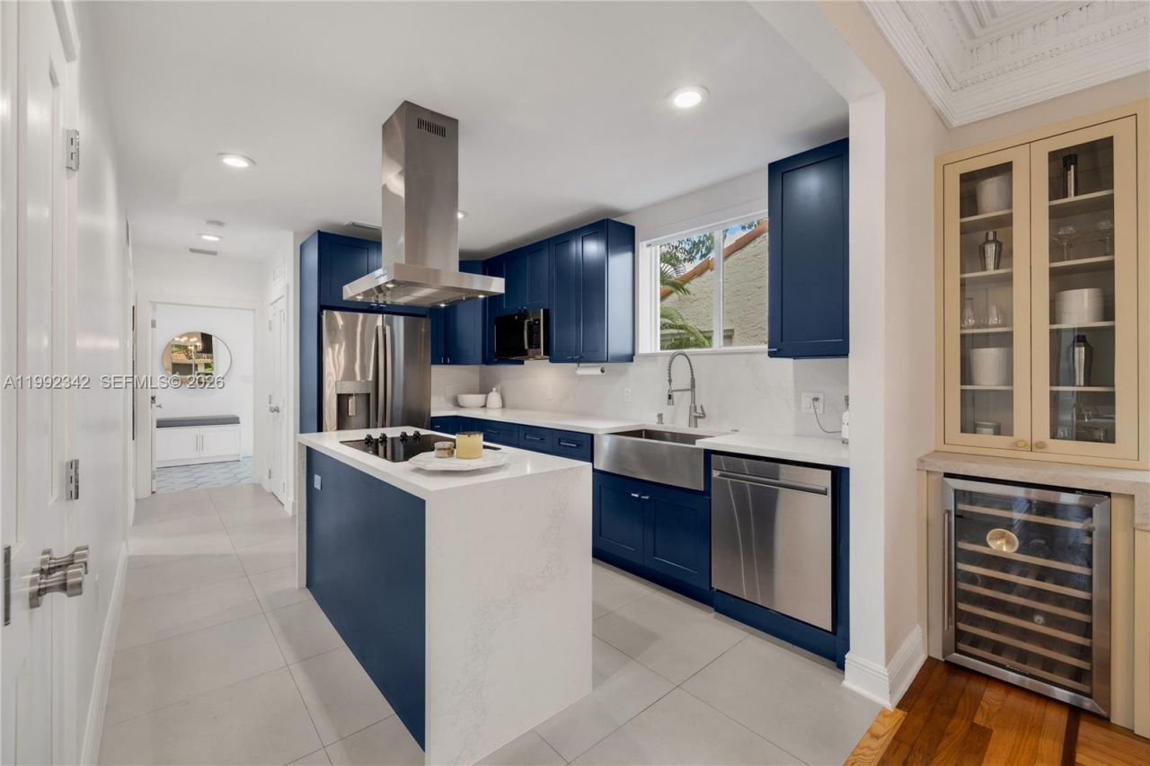 320 NE 88th St , El Portal, FL 33138 Photo