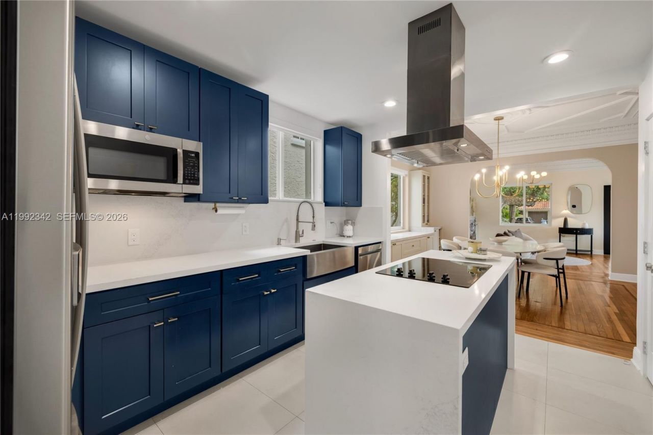 320 NE 88th St , El Portal, FL 33138 Photo