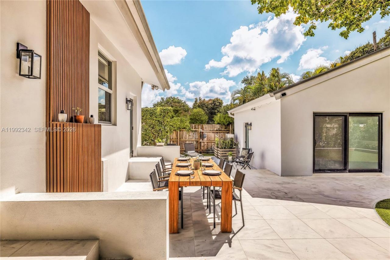 320 NE 88th St , El Portal, FL 33138 Photo