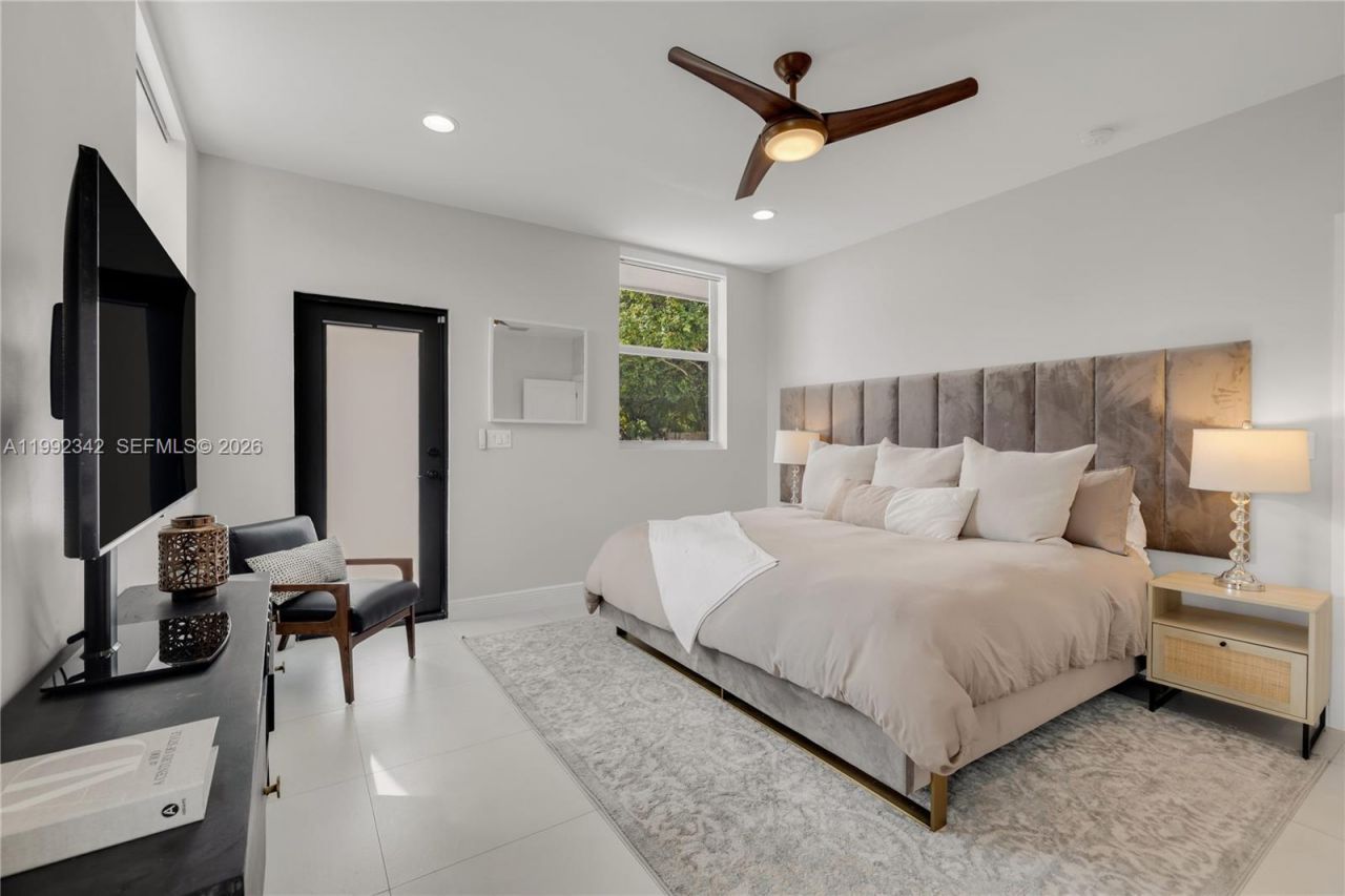 320 NE 88th St , El Portal, FL 33138 Photo