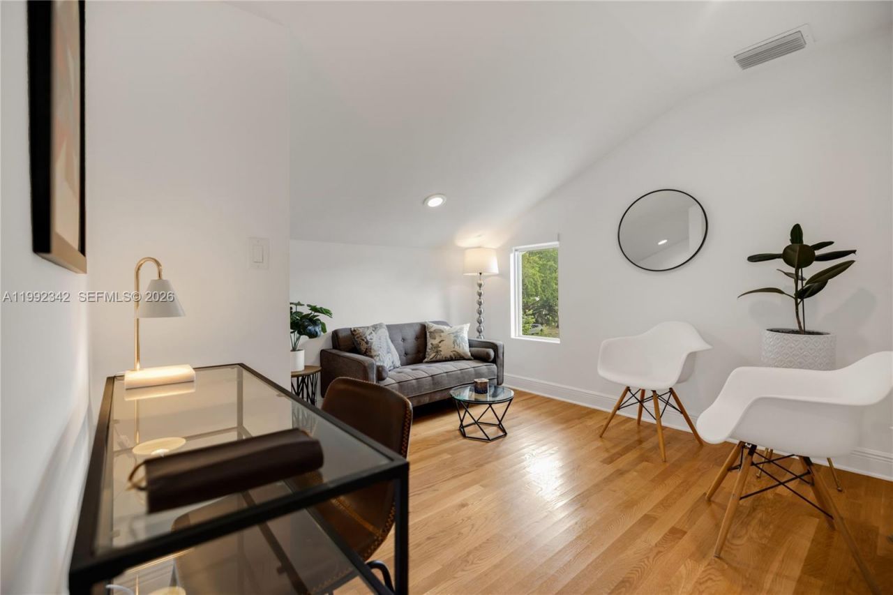 320 NE 88th St , El Portal, FL 33138 Photo