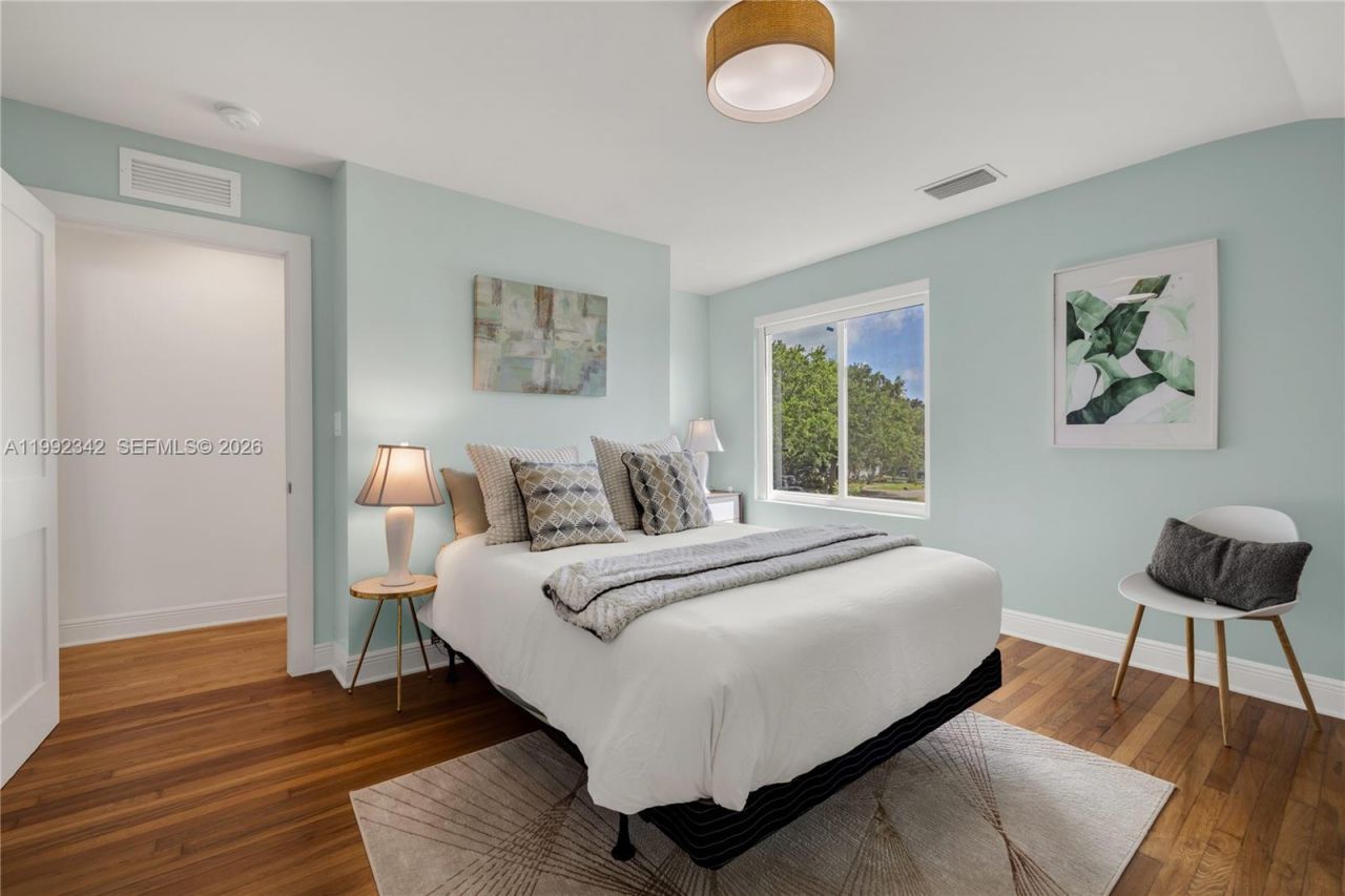 320 NE 88th St , El Portal, FL 33138 Photo