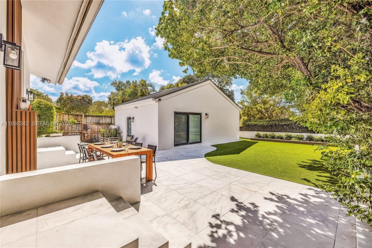 320 NE 88th St , El Portal, FL 33138 Photo