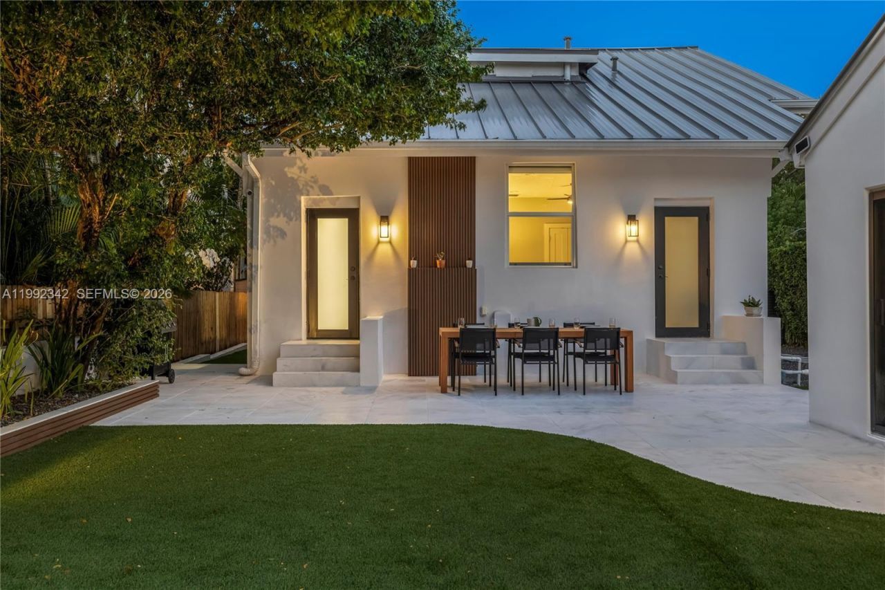 320 NE 88th St , El Portal, FL 33138 Photo