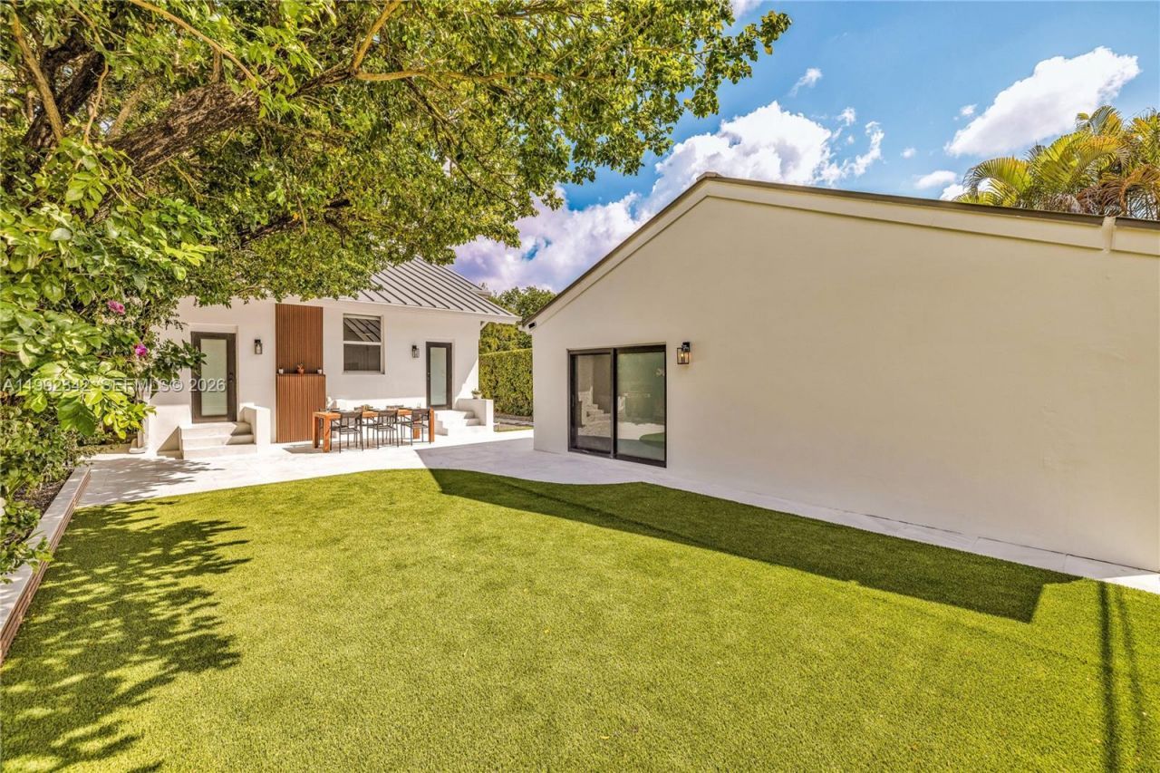 320 NE 88th St , El Portal, FL 33138 Photo