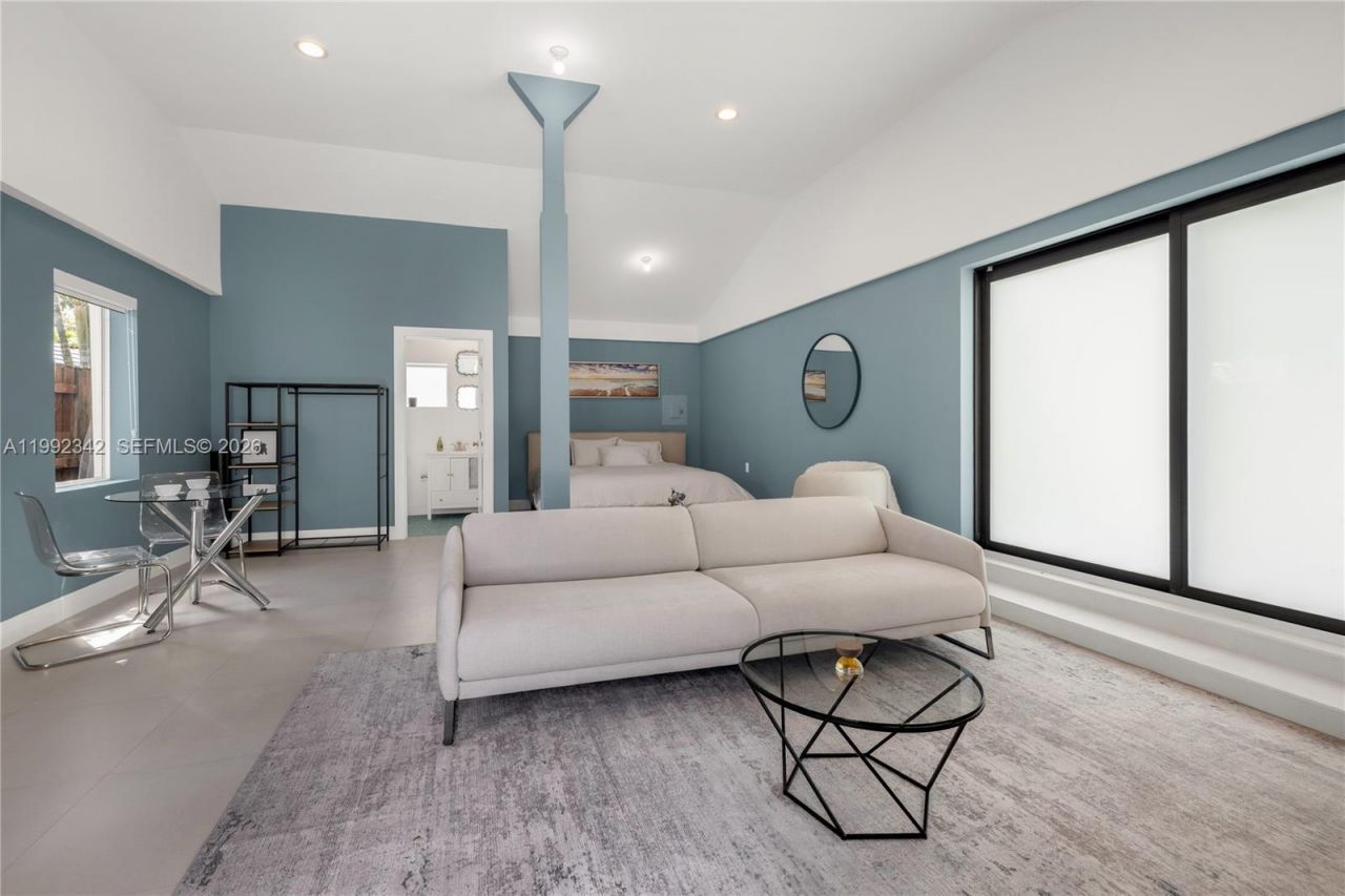 320 NE 88th St , El Portal, FL 33138 Photo