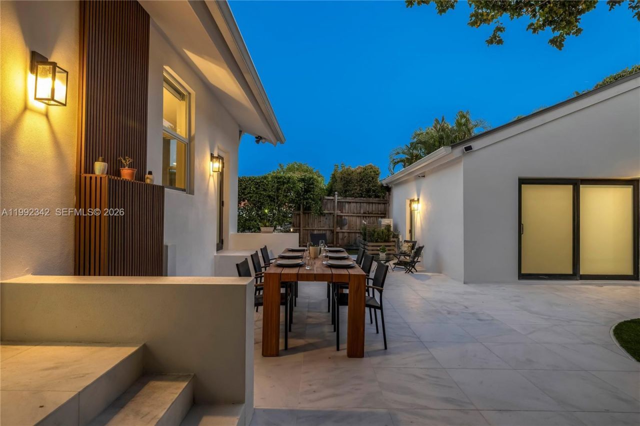 320 NE 88th St , El Portal, FL 33138 Photo