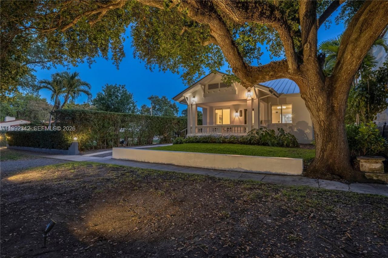 320 NE 88th St , El Portal, FL 33138 Photo