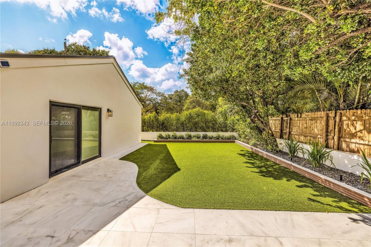 320 NE 88th St , El Portal, FL 33138 Photo