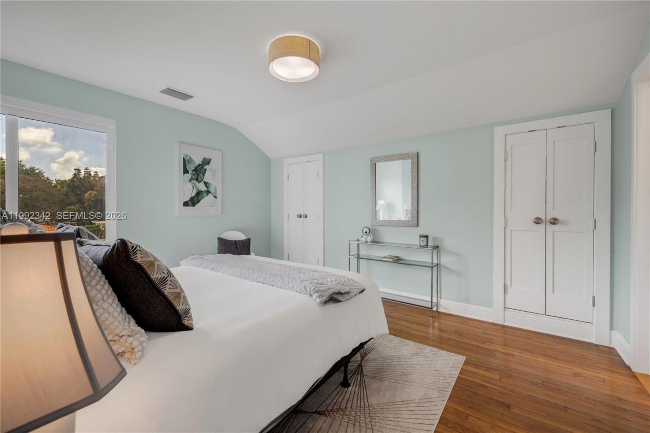 320 NE 88th St , El Portal, FL 33138 Photo