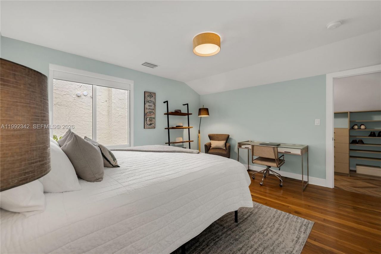 320 NE 88th St , El Portal, FL 33138 Photo