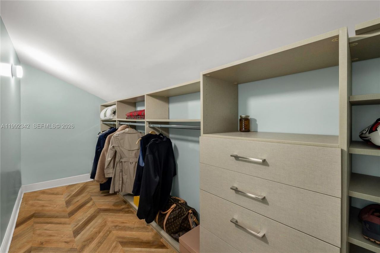 320 NE 88th St , El Portal, FL 33138 Photo