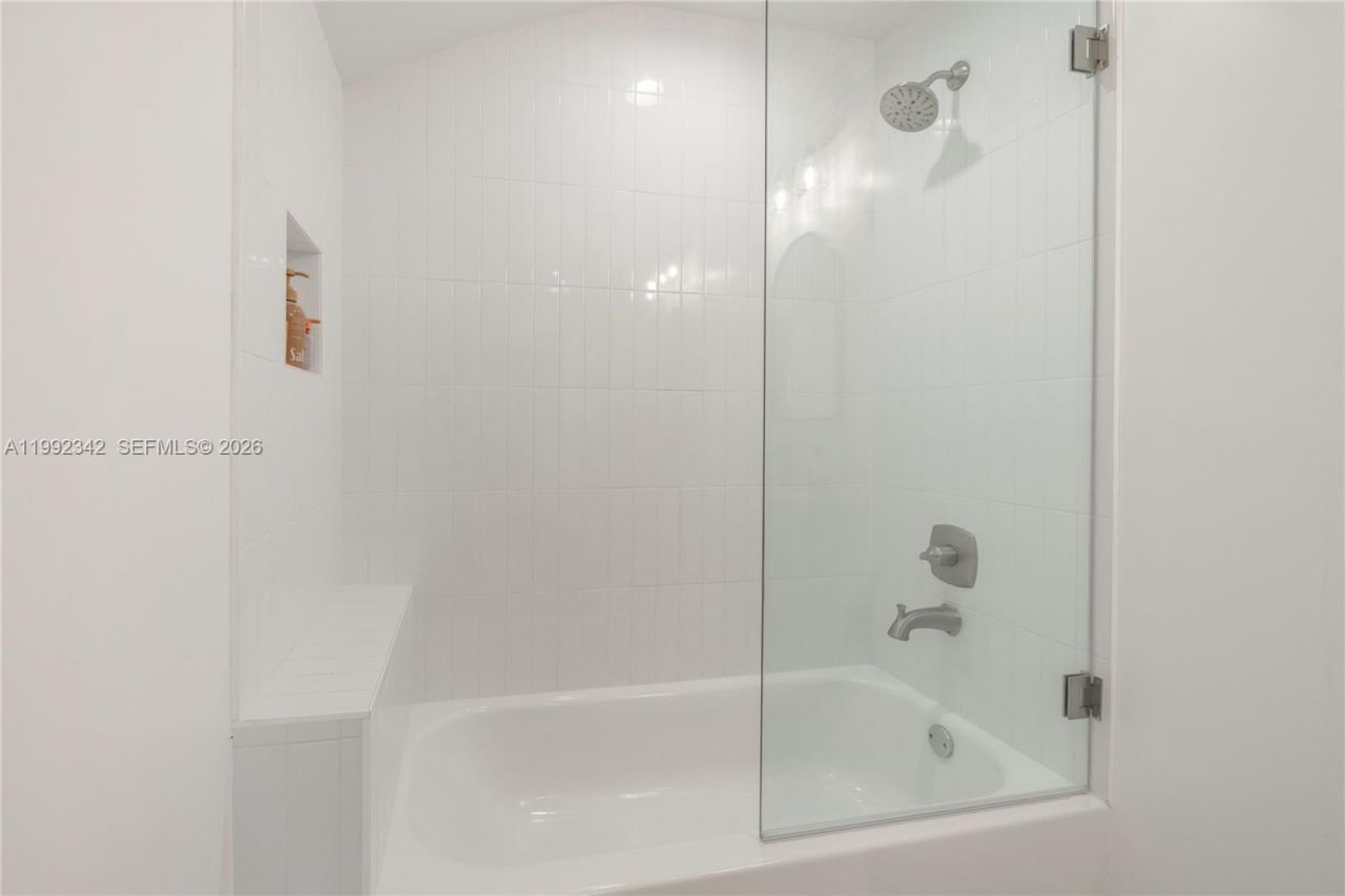 320 NE 88th St , El Portal, FL 33138 Photo