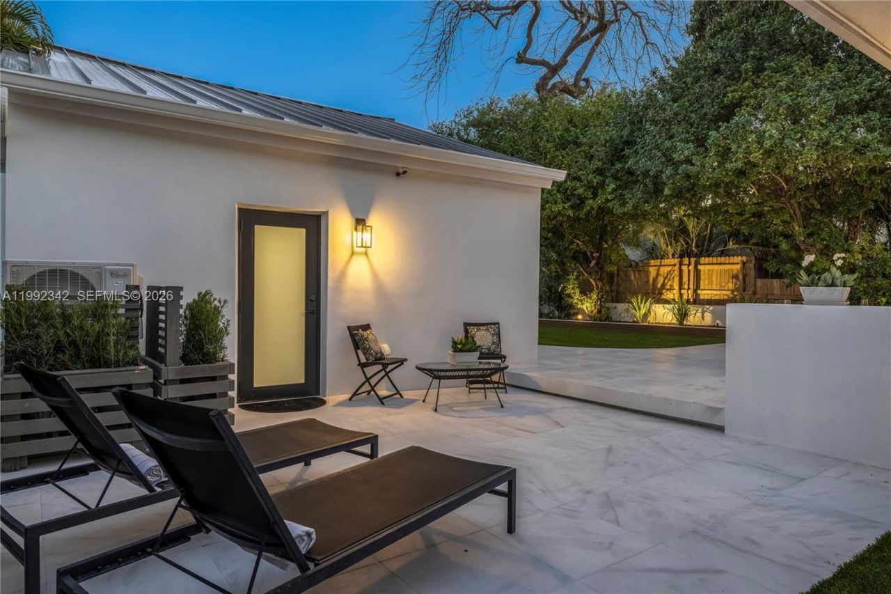 320 NE 88th St , El Portal, FL 33138 Photo