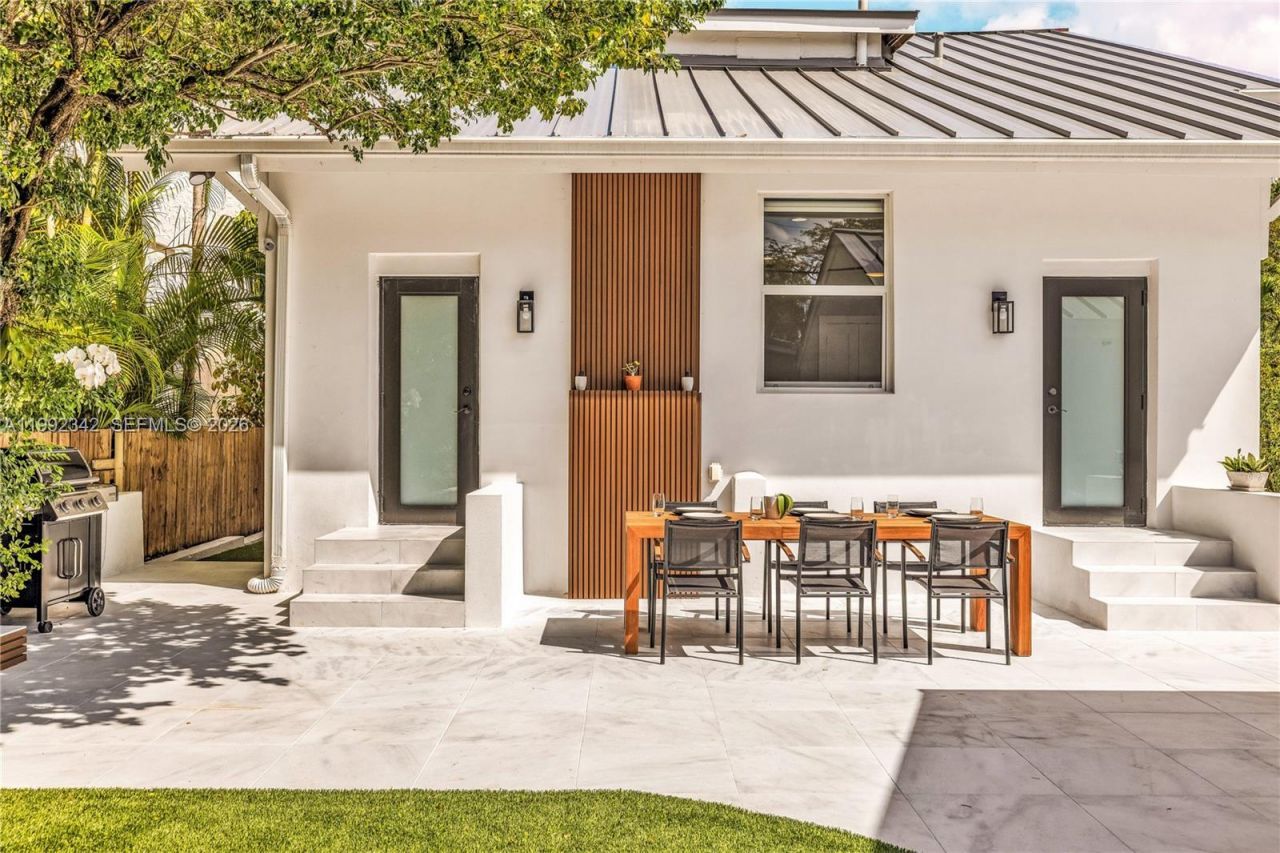 320 NE 88th St , El Portal, FL 33138 Photo