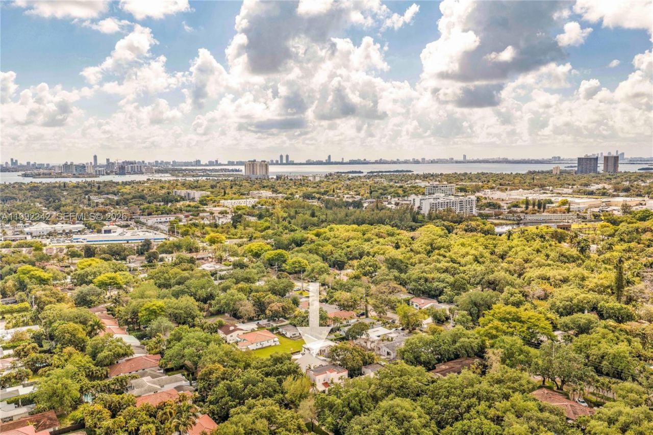 320 NE 88th St , El Portal, FL 33138 Photo