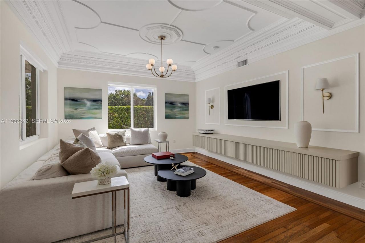 320 NE 88th St , El Portal, FL 33138 Photo