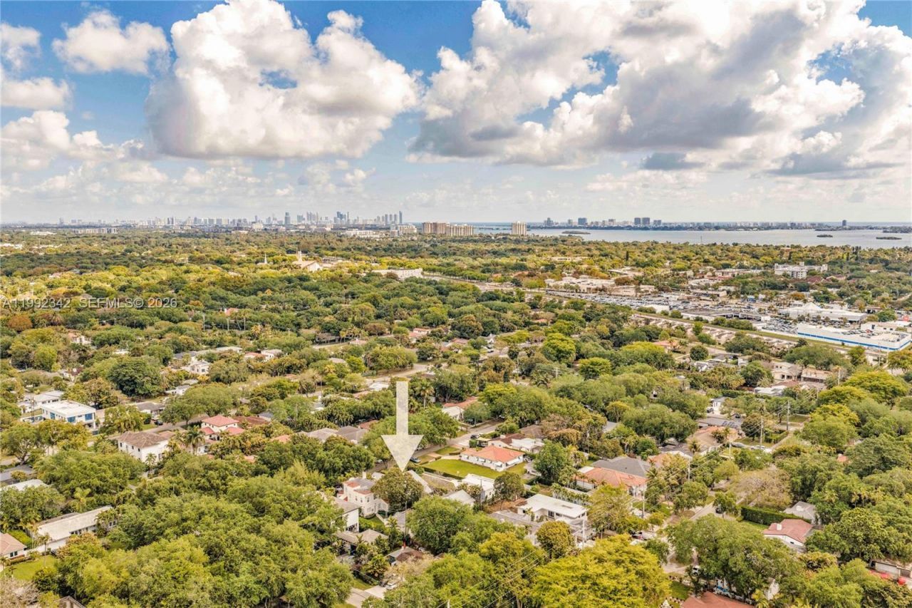 320 NE 88th St , El Portal, FL 33138 Photo