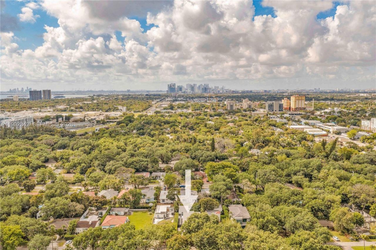 320 NE 88th St , El Portal, FL 33138 Photo