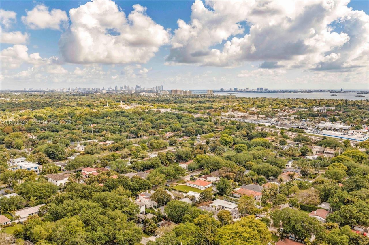 320 NE 88th St , El Portal, FL 33138 Photo