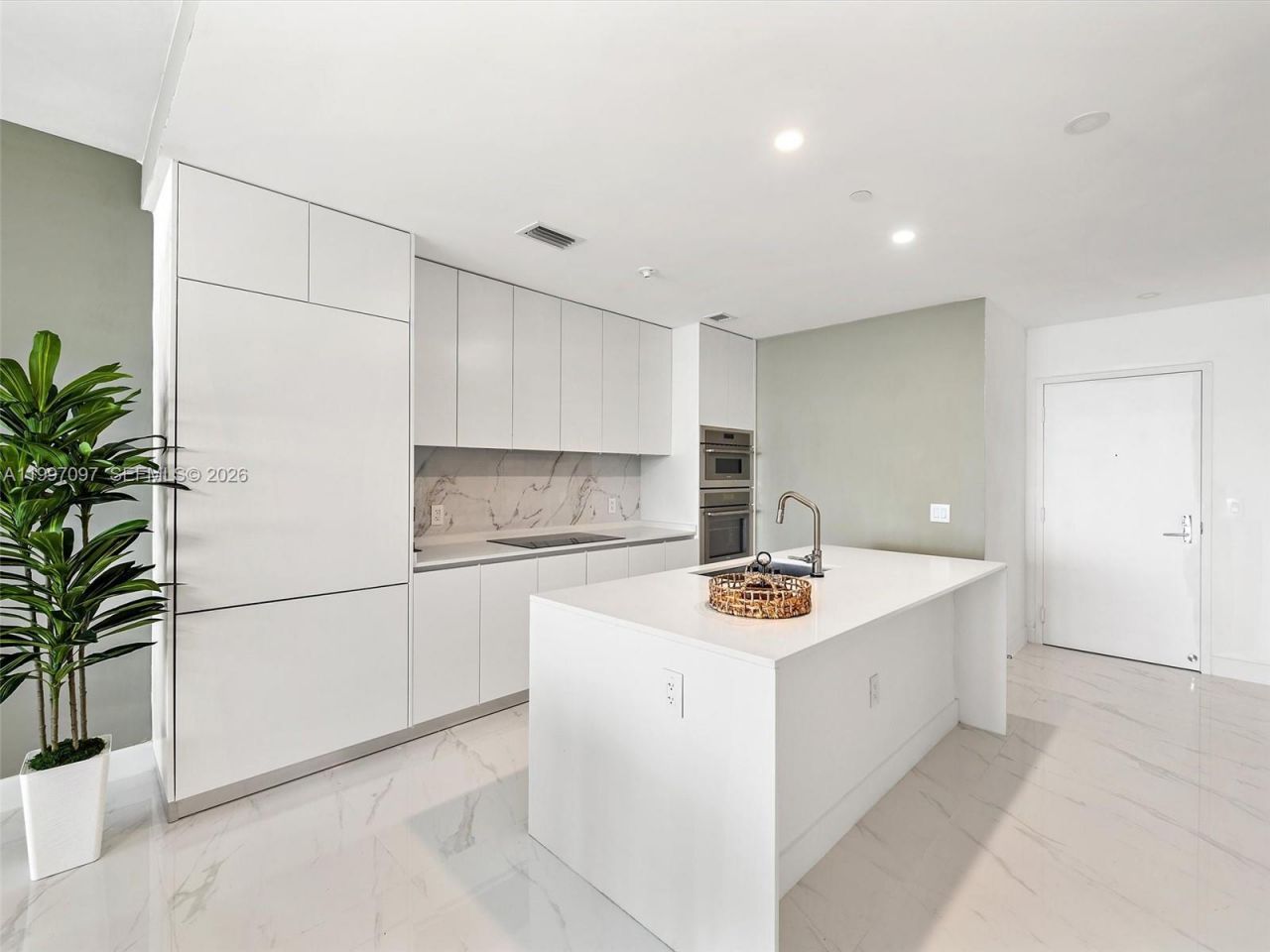 700 NE 24th St, Unit 606, Miami, FL 33137 Photo
