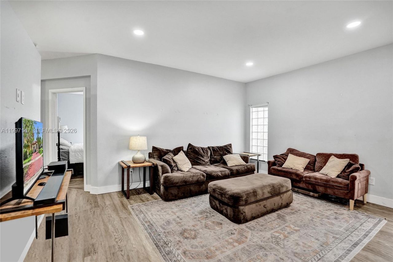 1201 NW 192nd Ln, Pembroke Pines, FL 33029 Photo