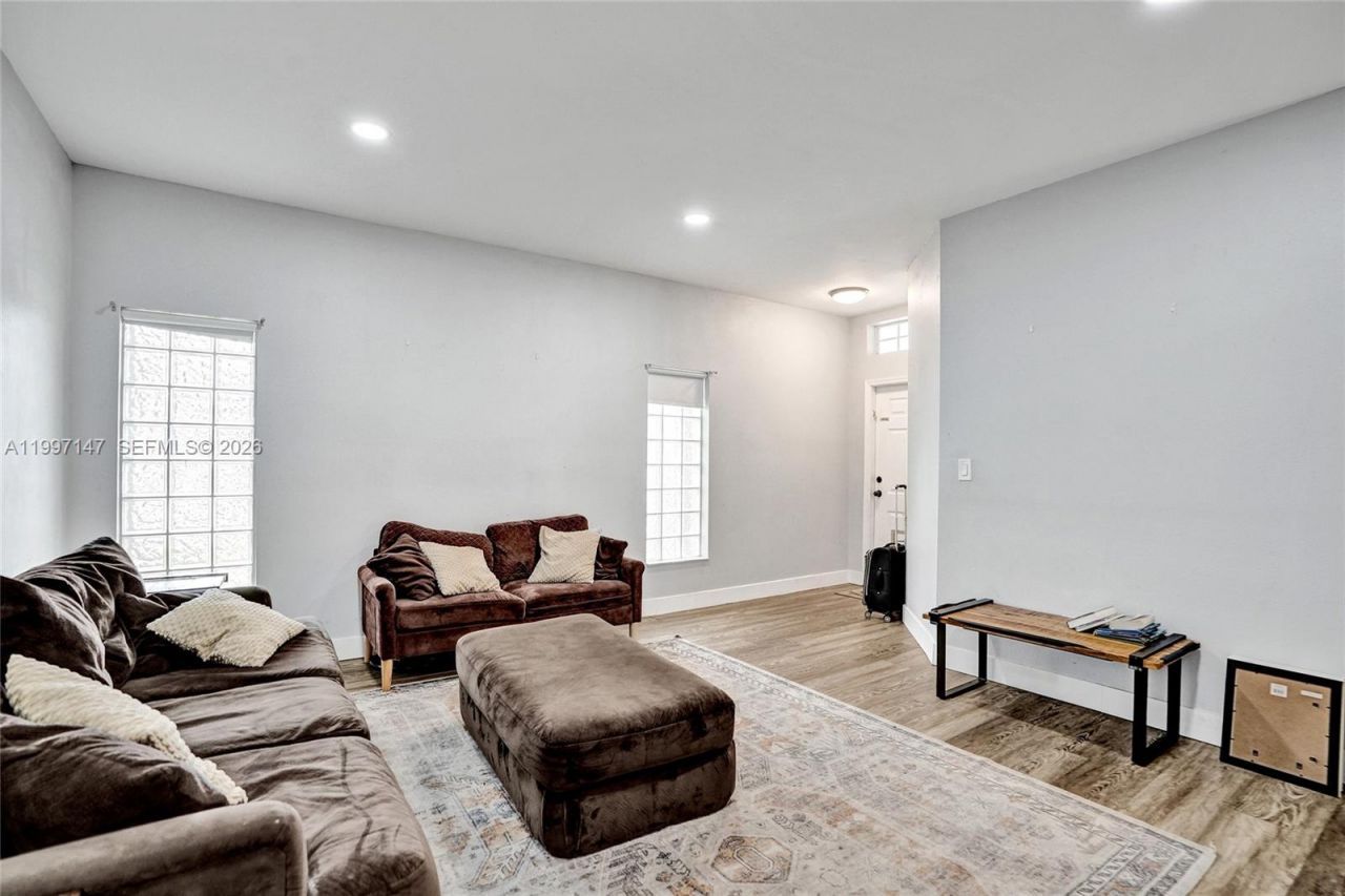 1201 NW 192nd Ln, Pembroke Pines, FL 33029 Photo