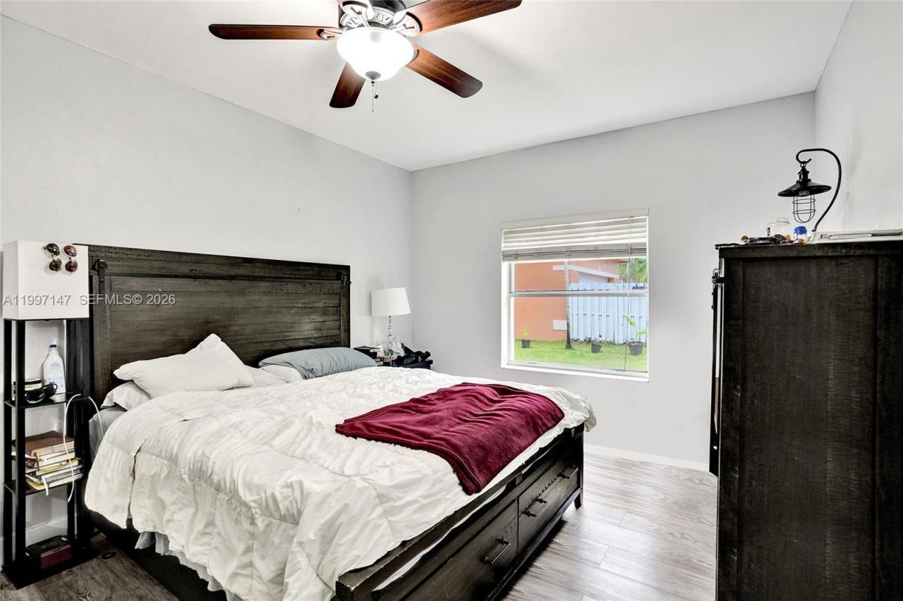 1201 NW 192nd Ln, Pembroke Pines, FL 33029 Photo